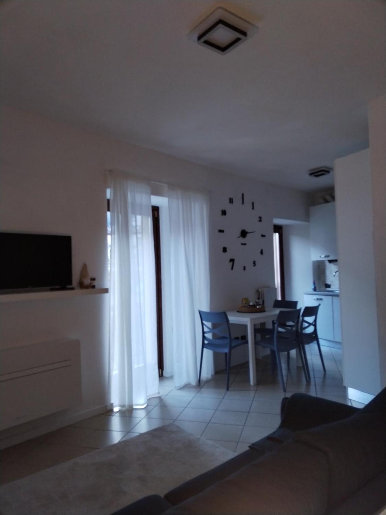 Un Balcone Sul Lago Оменя Екстериор снимка